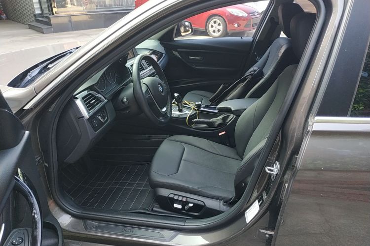 宝马3系 2017款 320Li 时尚型中控内饰19