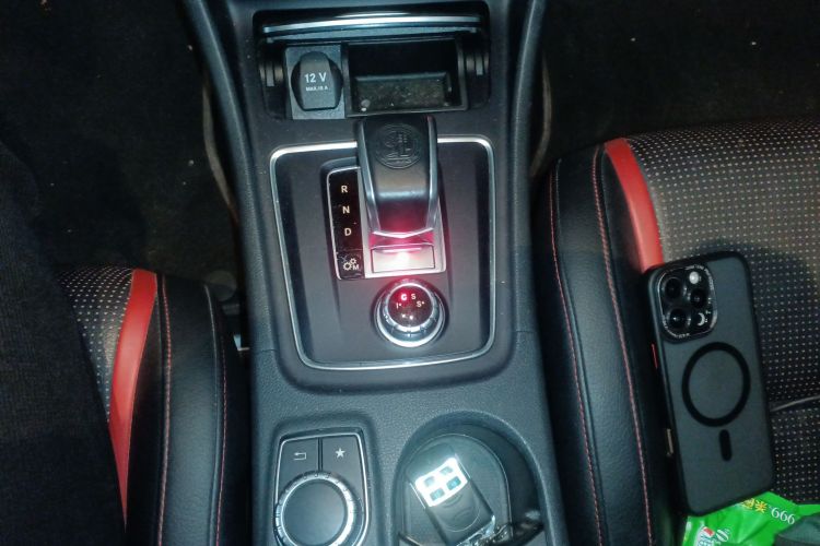 奔驰CLA AMG 2017款 改款 AMG CLA 45 4MATIC中控内饰18