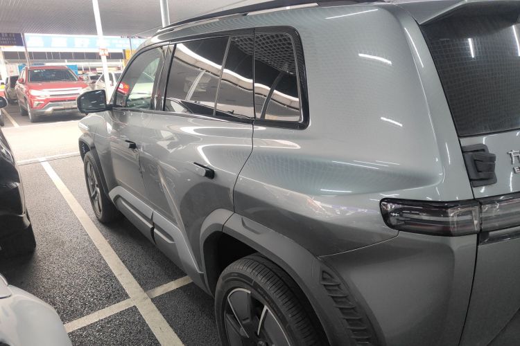 方程豹 钛3 2025款 501KM 四驱智驾Ultra版车身外观4