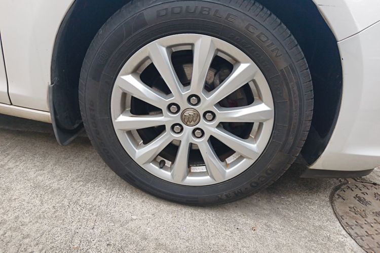 别克 英朗 2013款 GT 1.6L 自动时尚版车身外观10