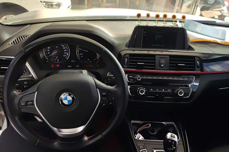 宝马2系(进口) 2018款 220i 敞篷轿跑车 运动设计套装中控内饰12