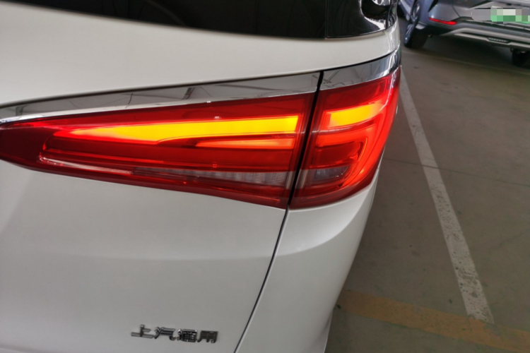 别克GL8 2017款 ES 28T 舒适型 国V车身外观6006