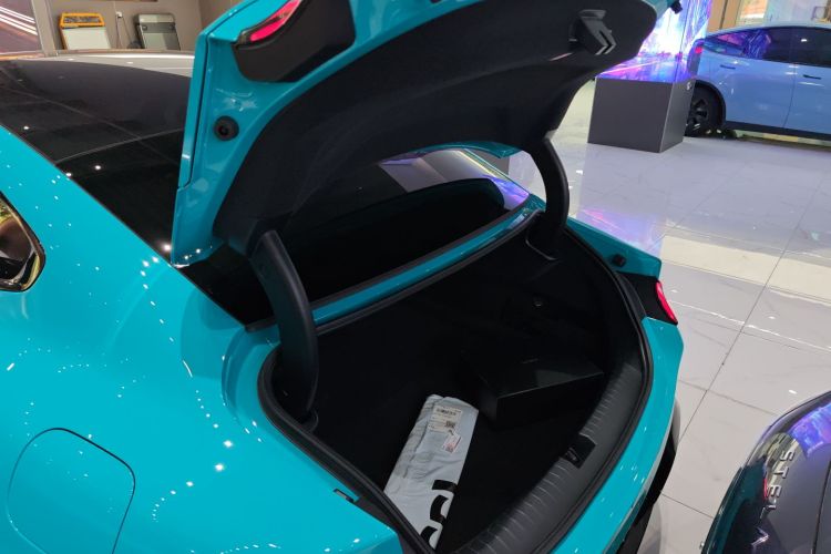 小米汽车 小米SU7 2024款 后驱长续航智驾版机舱底盘23