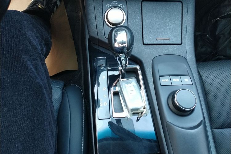 雷克萨斯ES 2014款 250 舒适版局部细节18