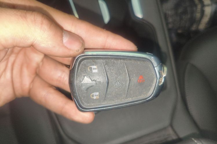 凯迪拉克XT4 2020款 改款 28T 两驱技术型中控内饰11