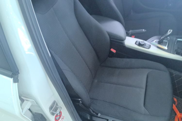 宝马1系(进口) 2016款 118i 领先型局部细节41