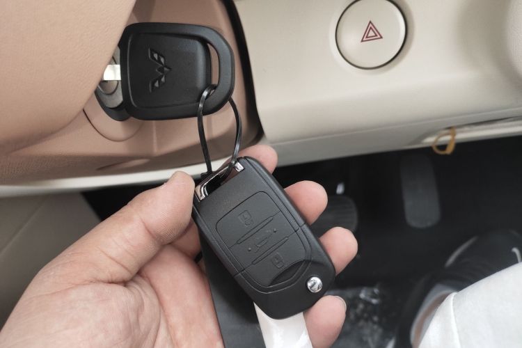 五菱汽车 宏光MINIEV 2024款 第三代 215km 青春版中控内饰11