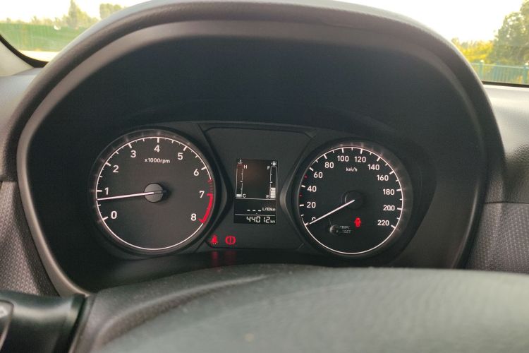 现代 瑞纳 2020款 1.4L 手动GL焕新版局部细节14