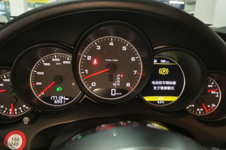 保时捷 2016款 Cayenne 3.0T中控内饰14