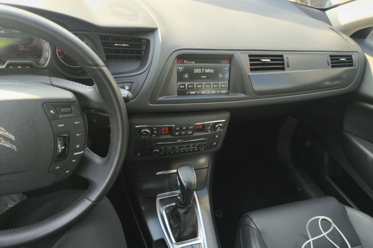 雪铁龙C5 2014款 1.6T 自动尊享型中控内饰7002