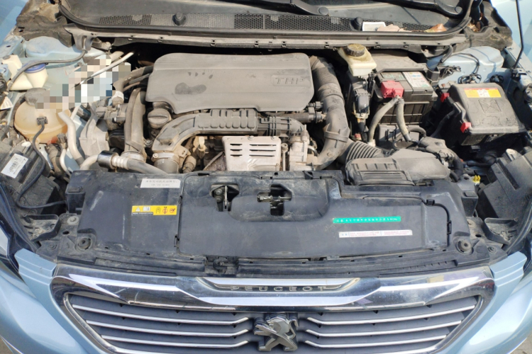 标致308S 2015款 1.2T 自动劲驰版机舱底盘24