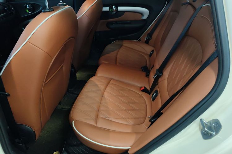 MINI Clubman 2022款 改款 1.5T COOPER 鉴赏家中控内饰7004