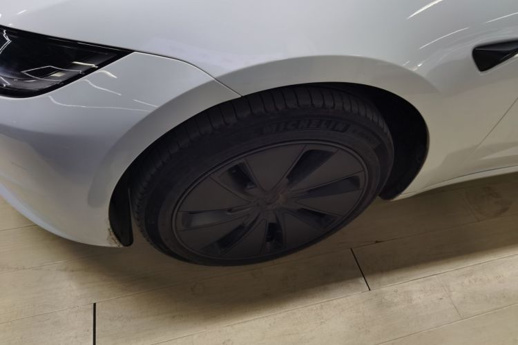 特斯拉 Model 3 2023款 后轮驱动版车身外观6002