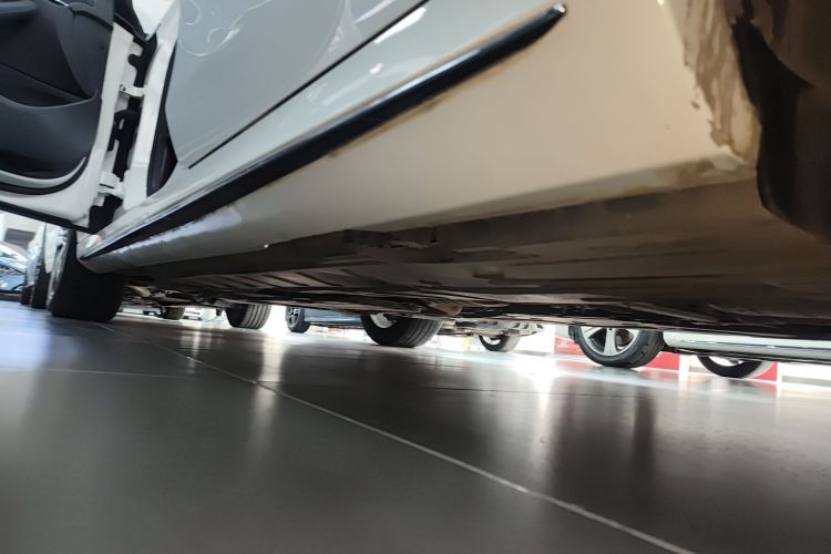 奔驰E级 2016款 E 200 L 运动型局部细节9002