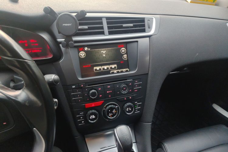 DS 5LS 2014款 1.6T 雅致版THP160中控内饰16