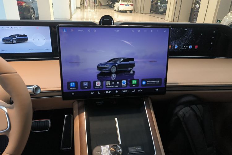 鸿蒙智行 享界S9T 2025款 增程 Ultra长续航版中控内饰16