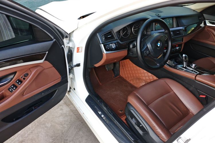 宝马5系 2017款 525Li 领先型中控内饰20