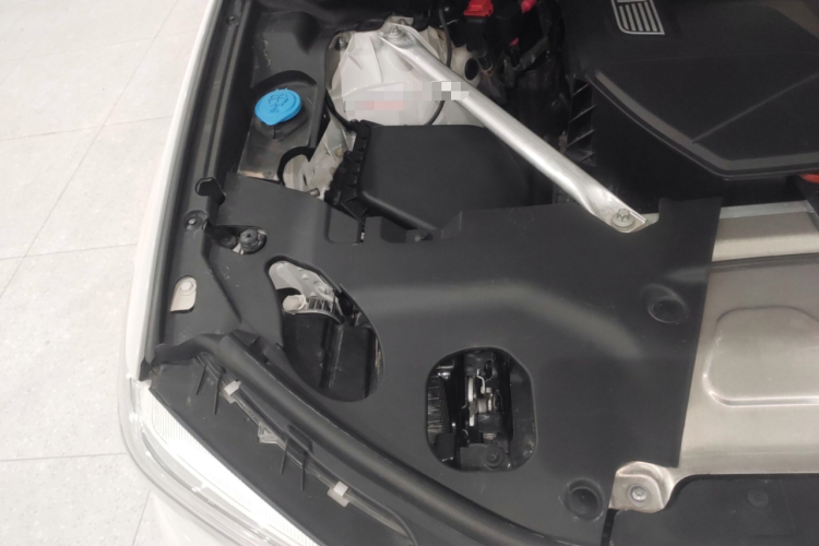 宝马X4 2019款 xDrive25i M运动套装机舱底盘25