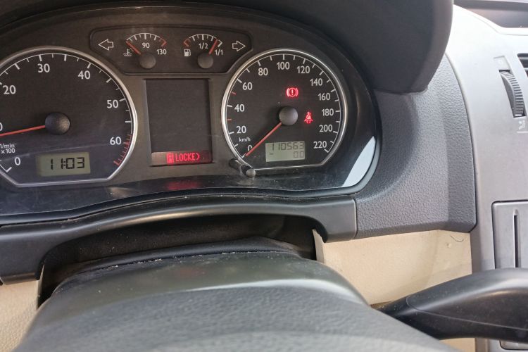 大众 Polo 2008款 劲取 1.4L 自动雅致版中控内饰15