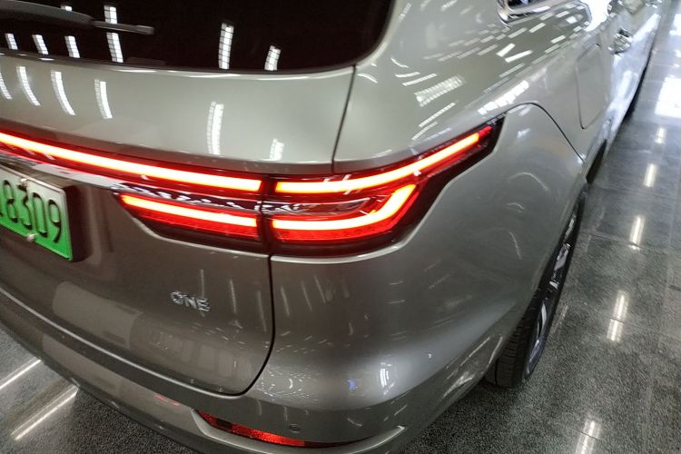 理想汽车 理想ONE 2021款 增程6座版车身外观9