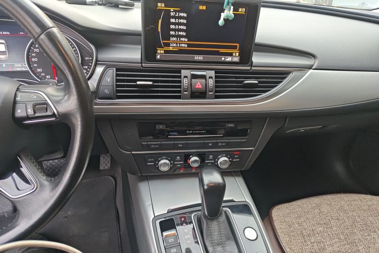 奥迪A6L 2016款 TFSI 技术型中控内饰16