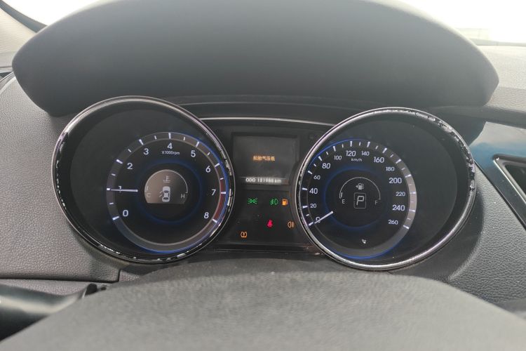 现代 索纳塔 2014款 2.0L 自动豪华版中控内饰14