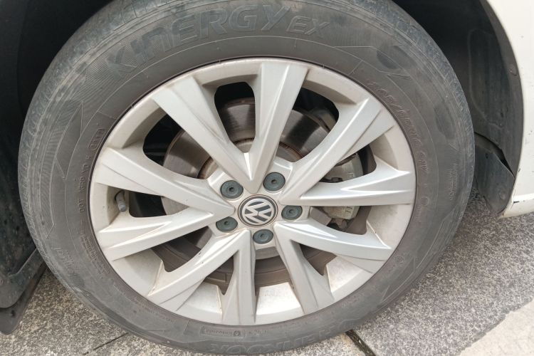 大众 朗逸 2017款 1.6L 手动舒适版车身外观10