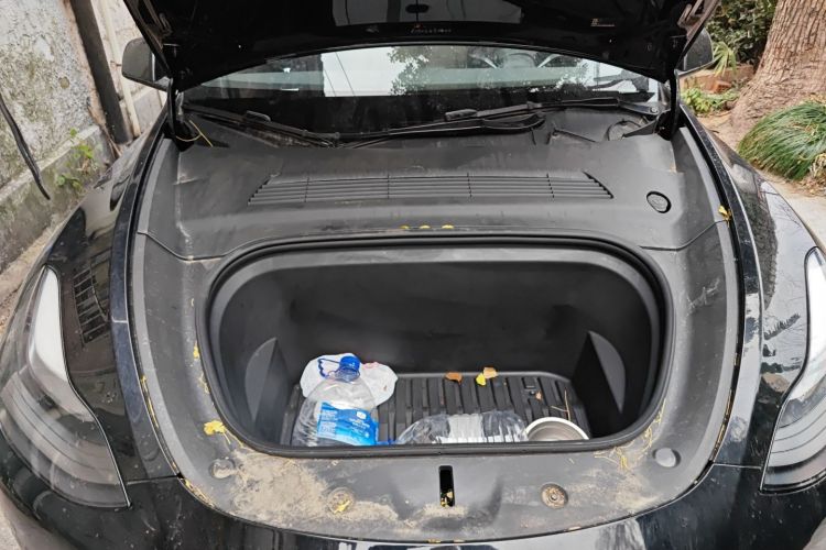 特斯拉 Model Y 2021款 标准续航后驱版局部细节24