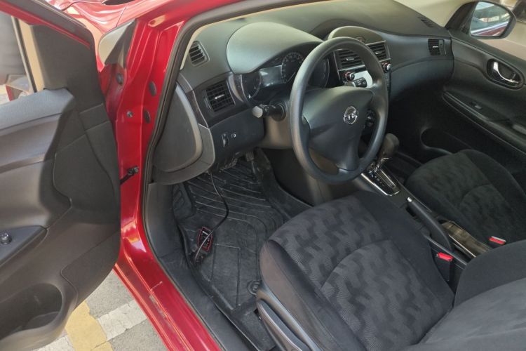 日产 骐达TIIDA 2014款 1.6L CVT舒适型中控内饰20