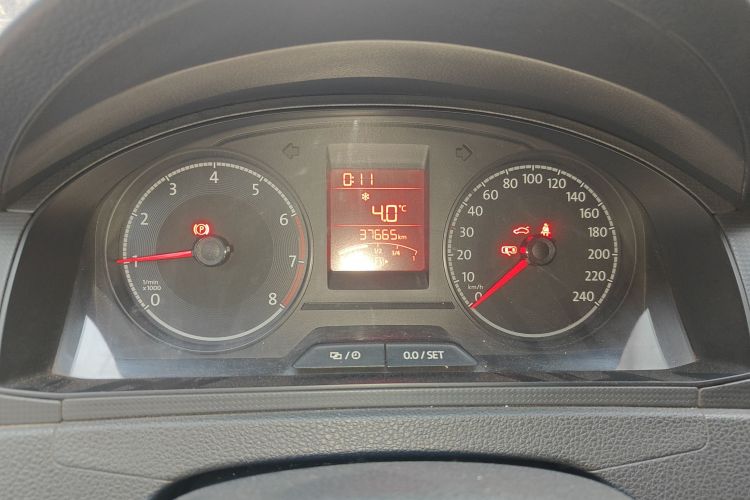 大众 桑塔纳 2016款 1.4L 手动风尚版中控内饰14