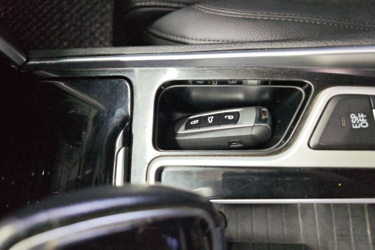 吉利汽车 博瑞 2015款 1.8T 舒适型中控内饰11