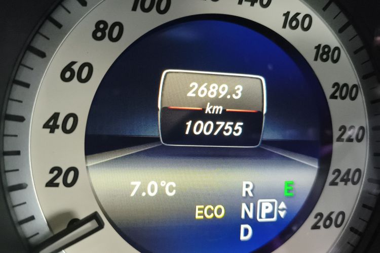 奔驰E级 2015款 E 180 L 运动型中控内饰15