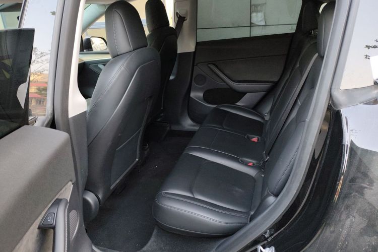 特斯拉 Model Y 2021款 标准续航后驱版中控内饰21