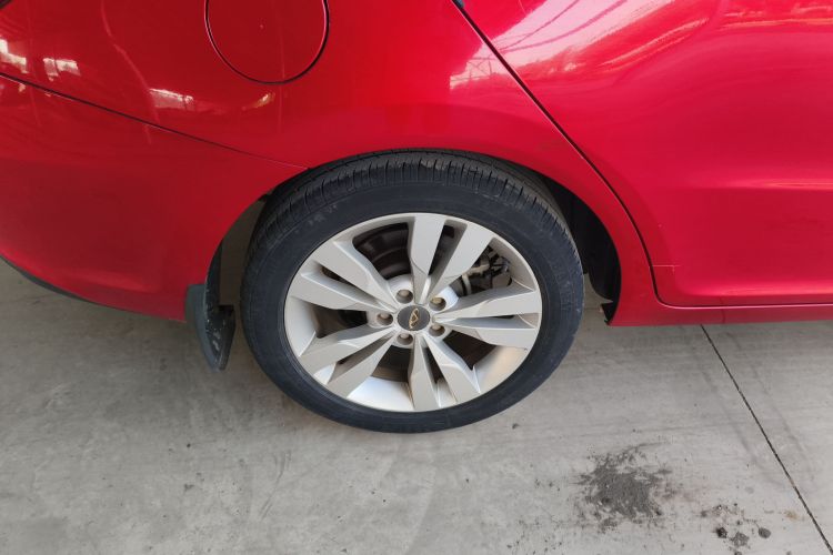 奇瑞 艾瑞泽5 2016款 1.5L 手动领潮版车身外观56