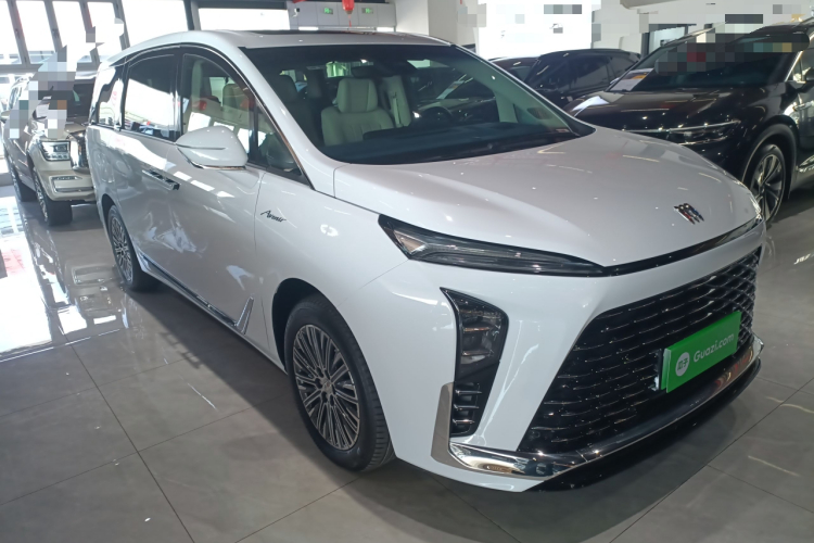 别克GL8新能源 2024款  陆尊 奢享版 7座车身外观3