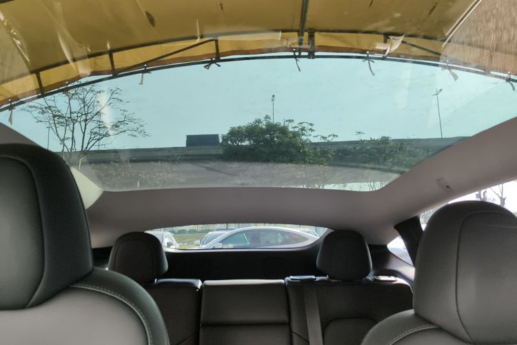 特斯拉 Model Y 2022款 后轮驱动版中控内饰22