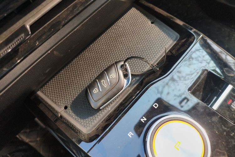 名爵 MG4 EV 2022款 425km 豪华版中控内饰7001