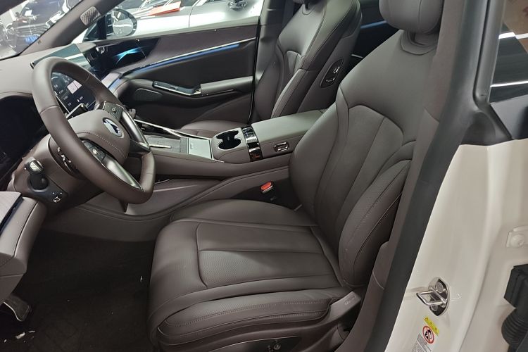 腾势Z9 2024款 1100km 四驱Max版中控内饰19