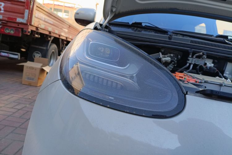 五菱汽车 五菱缤果 2023款 203km 舒享款车身外观8