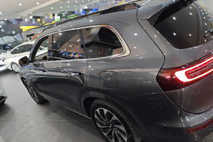 鸿蒙智行 问界M7 2024款 1.5T 智驾四驱Max版 5座车身外观4