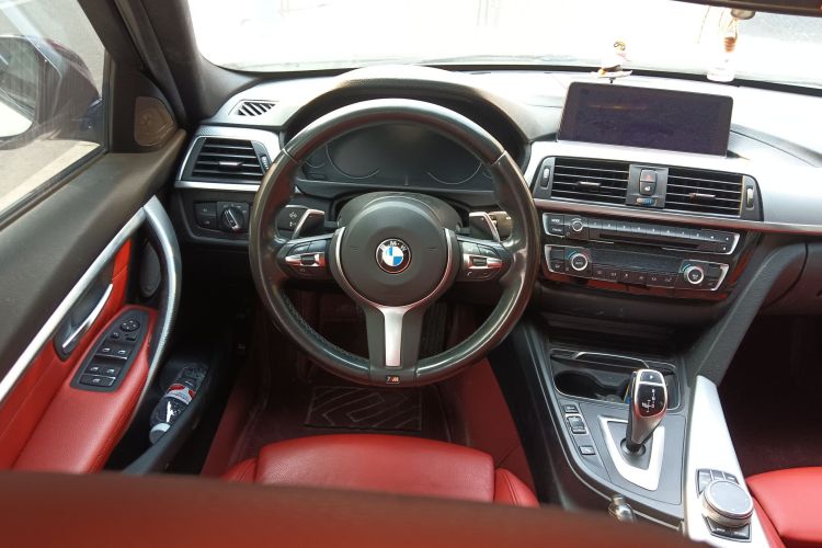 宝马3系 2019款 320i M运动曜夜版局部细节13