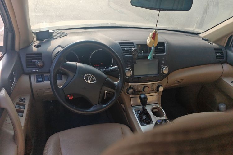 丰田 汉兰达 2012款 2.7L 两驱7座精英版中控内饰12