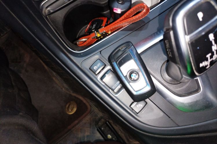 宝马3系 2019款 320Li M运动套装中控内饰11