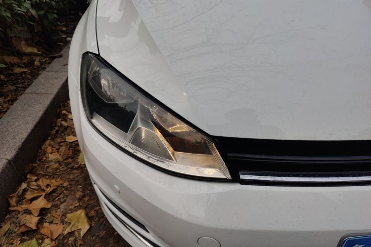 大众 高尔夫 2016款 230TSI 自动豪华型车身外观8