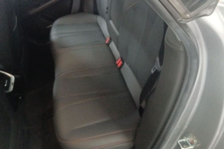 小鹏P7 2022款 625E中控内饰7004