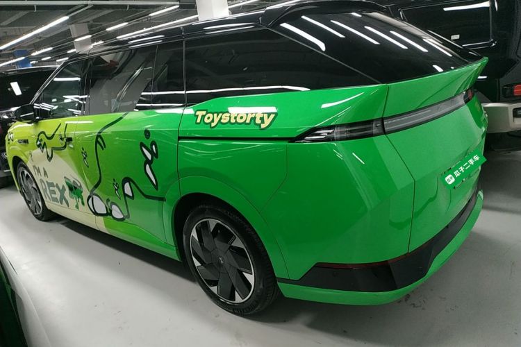 小鹏X9 2024款 610长续航Max车身外观4