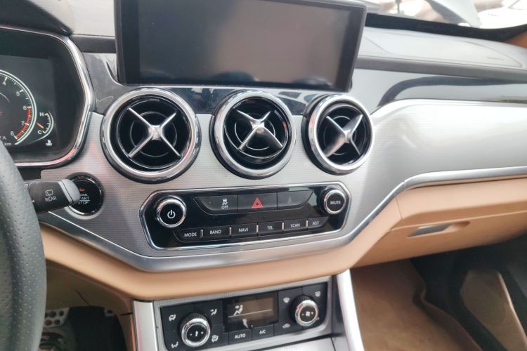 野马汽车 野马T80 2017款 1.5T 手动炫酷版中控内饰16