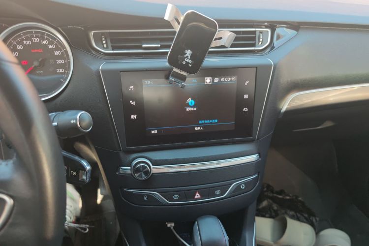 标致408 2018款 改款 350THP 自动豪华版中控内饰16