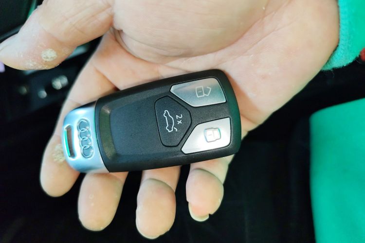 奥迪Q5L 2025款 40 TFSI 豪华动感型中控内饰11