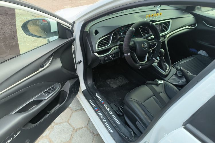 别克 英朗 2021款 改款 典范 1.5L 自动精英型中控内饰20